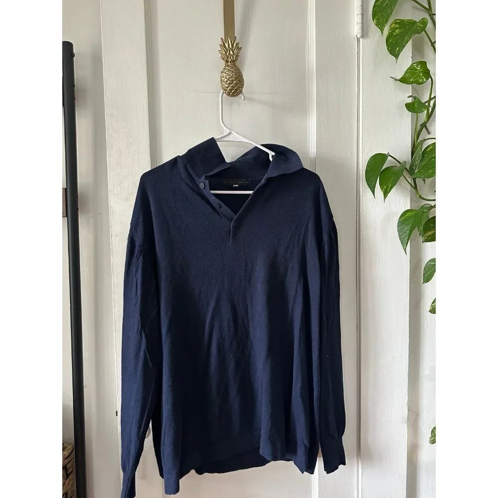 Metropolitan View men’s size 52 Large blue sweater